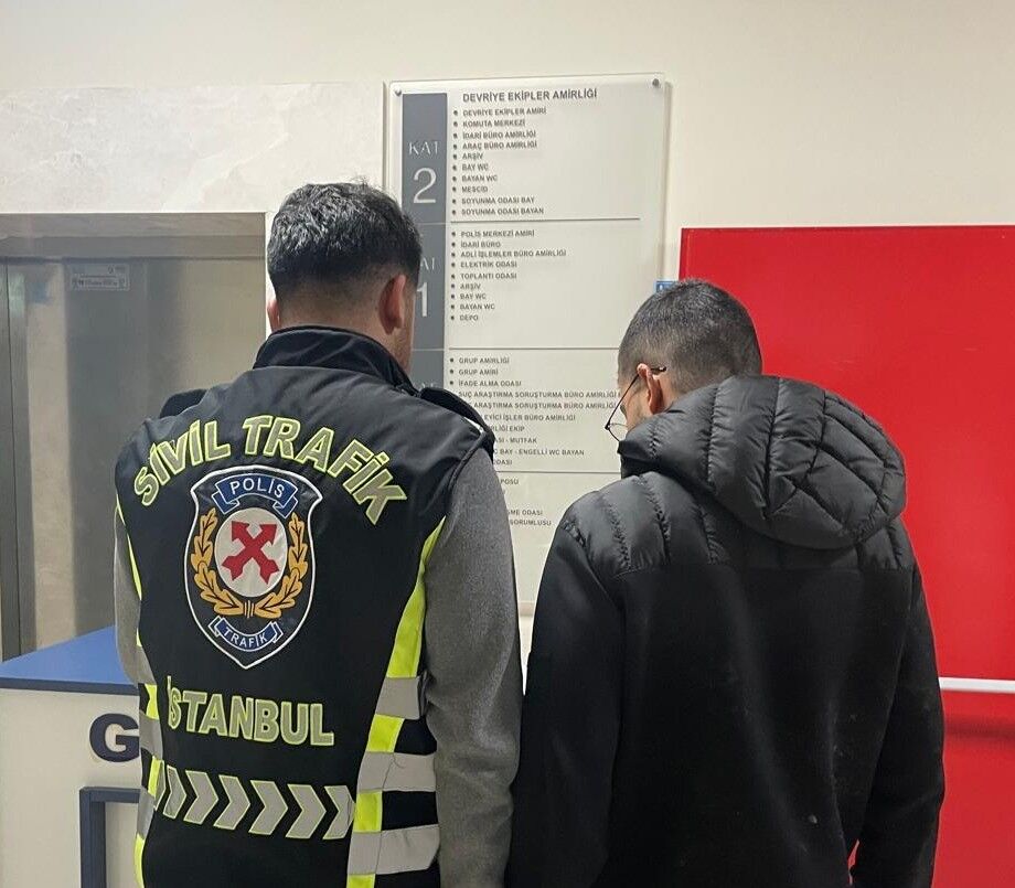 Yol Verme Tartismasi Dehsete Dondu Sopalar Havada Ucustu 3 Kisiye Rekor Ceza (4)