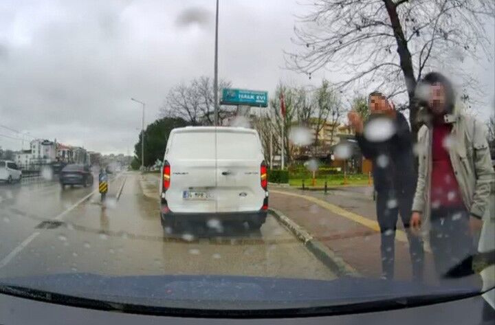 Yol Vermeme Kavgasi Dehsete Dondu O Anlar Kamerada (3)