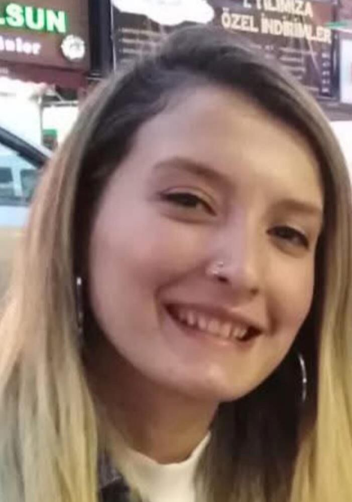 Yurekleri Burkan Kaza Hayatta Kalan Tek Kisi 1 Yasindaki Asel (1)