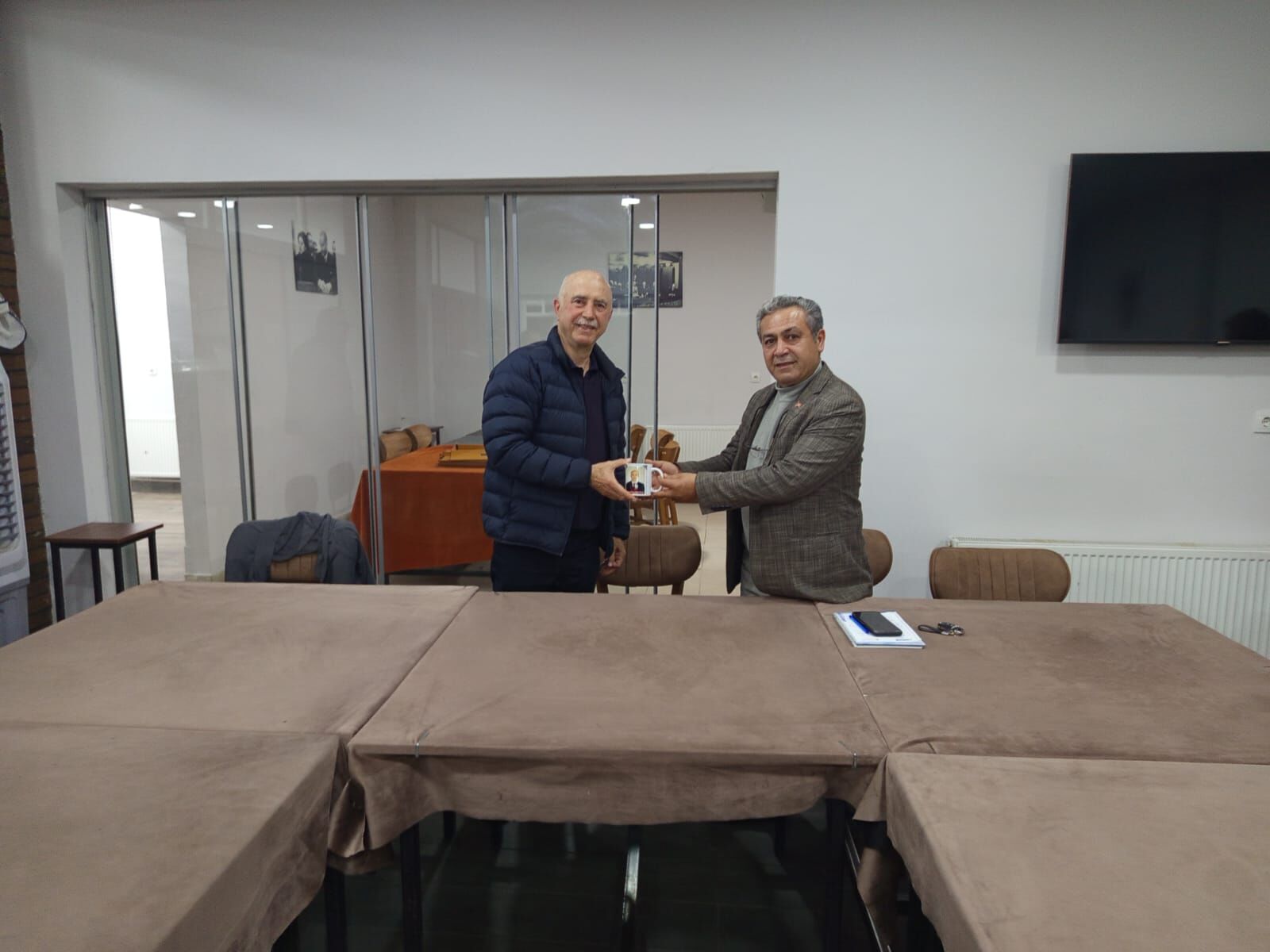 03Ac6666 E3Ac 4D19 9567 21Fe12342Ee9