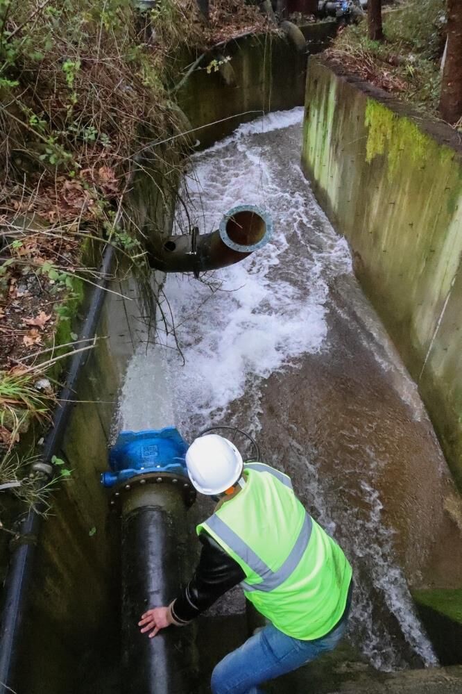 11 Yil Sonra Yeniden Devrede Saganak Bereket Getirdi Baraj Doldu Sular Gole Aktariliyor