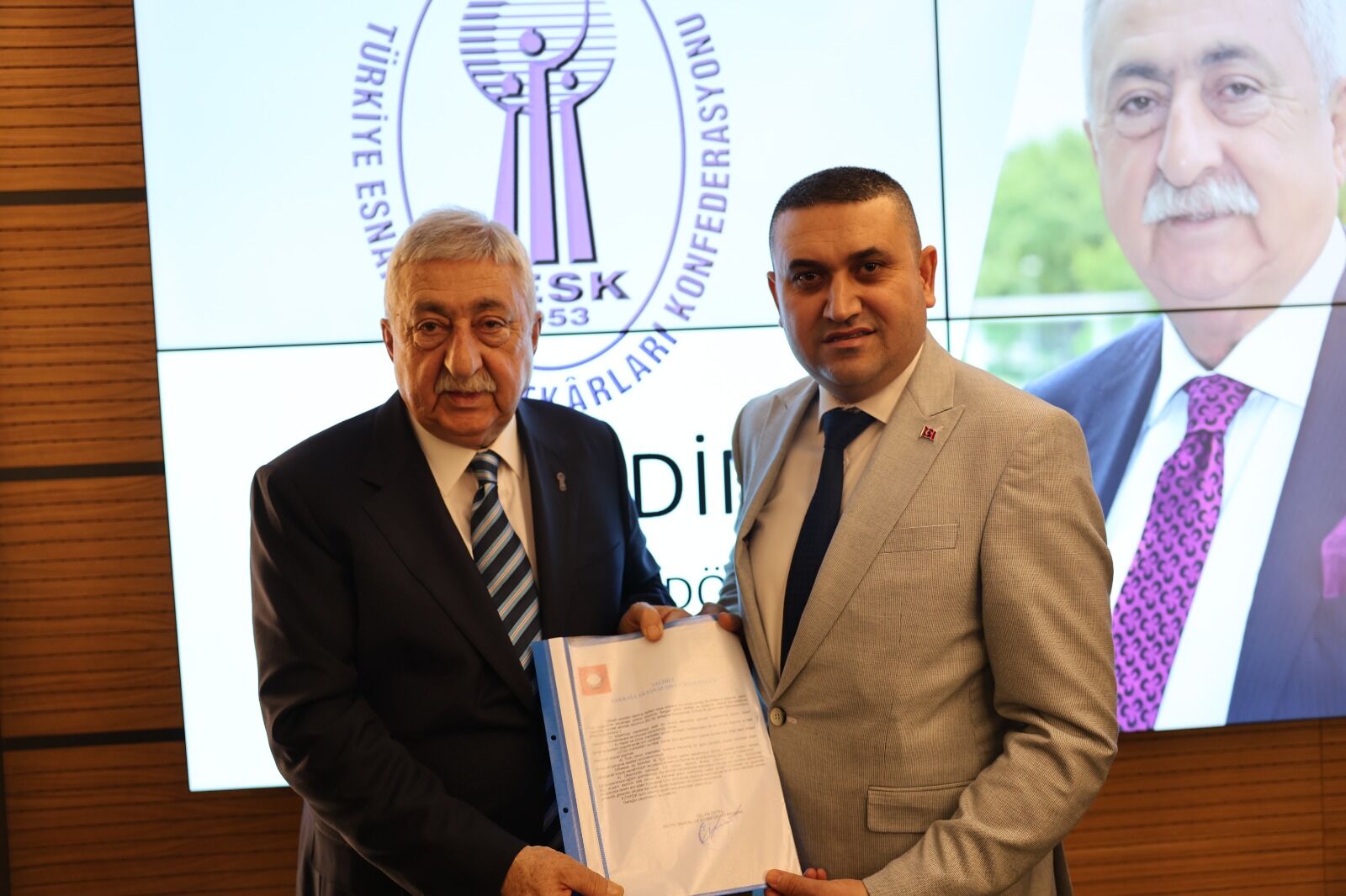 2B4801A8 Ff55 40F4 8Db8 698C1Eca090D