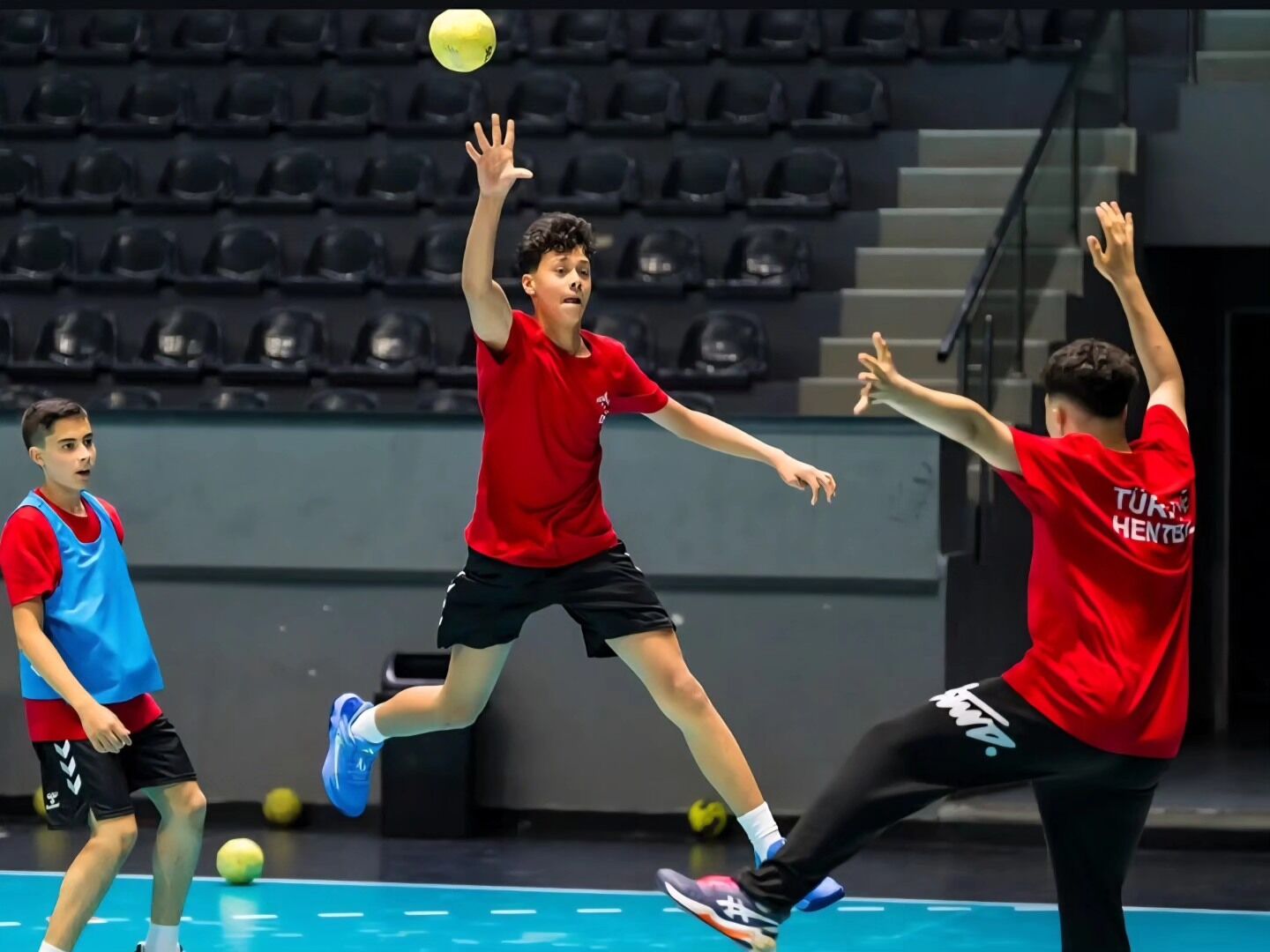 672666136 2152736295461071 6857387121584585120 N