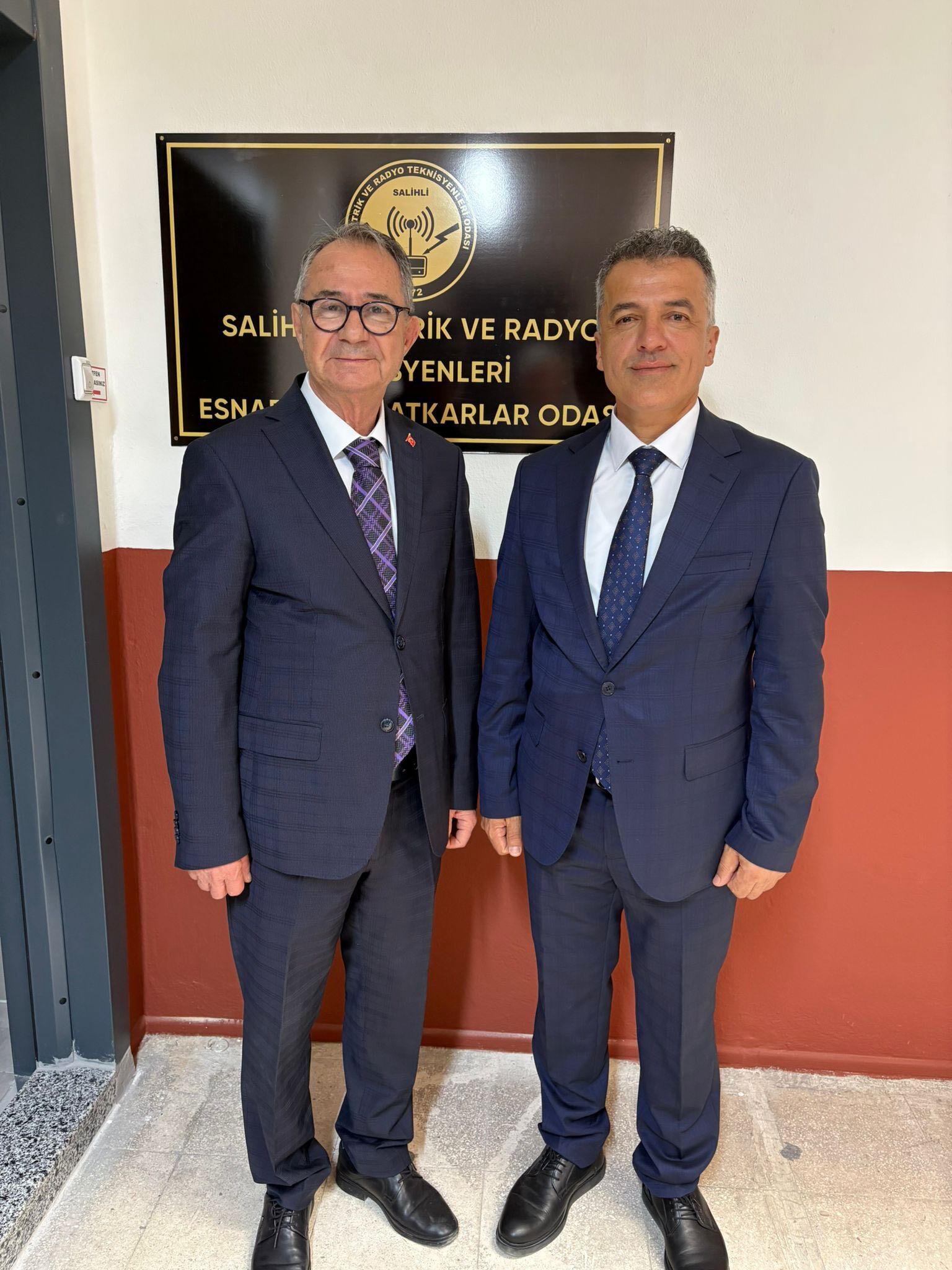 674246155 3178366329012053 7003014096800460096 N