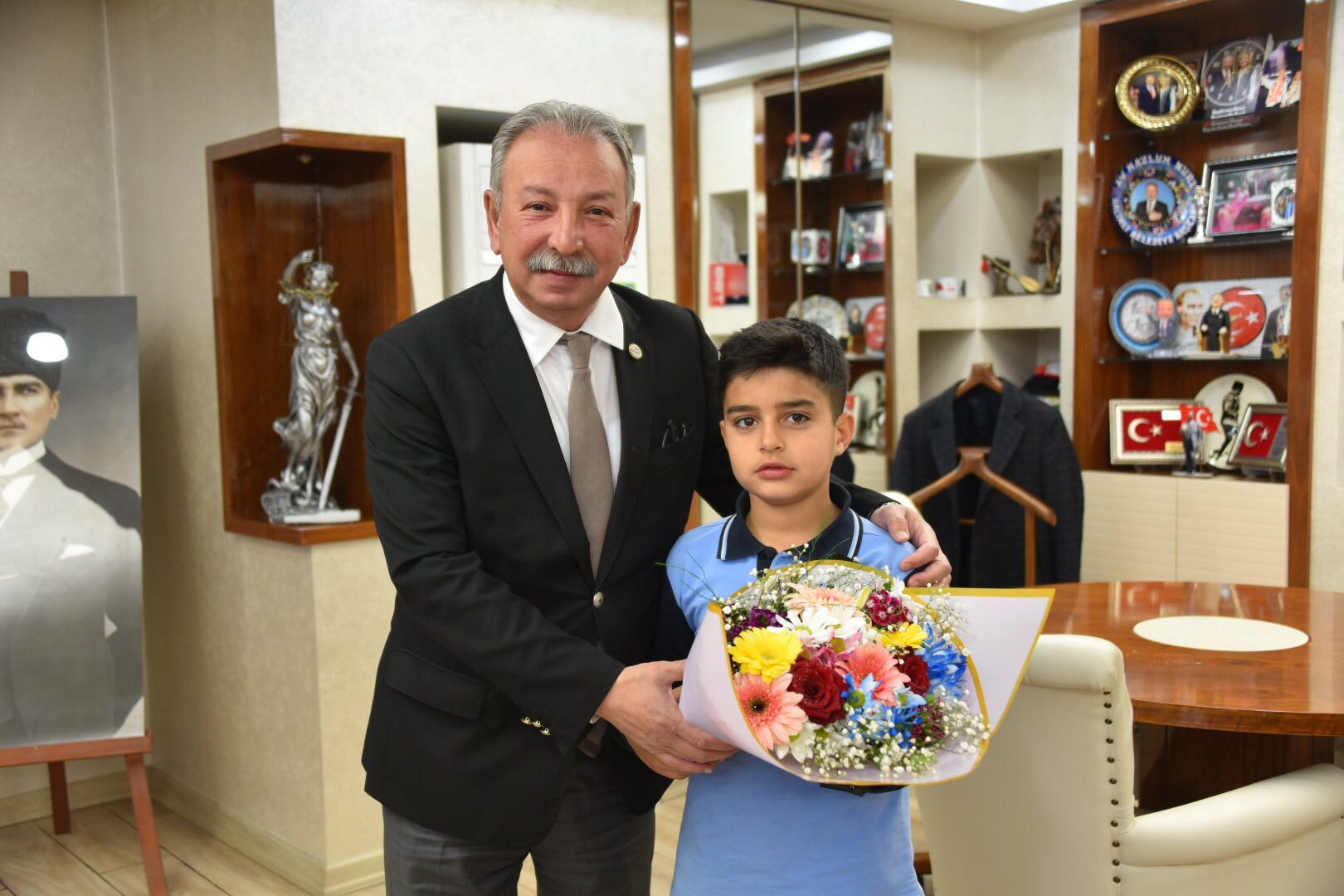 678854186 27249243438012735 4100575577366045677 N