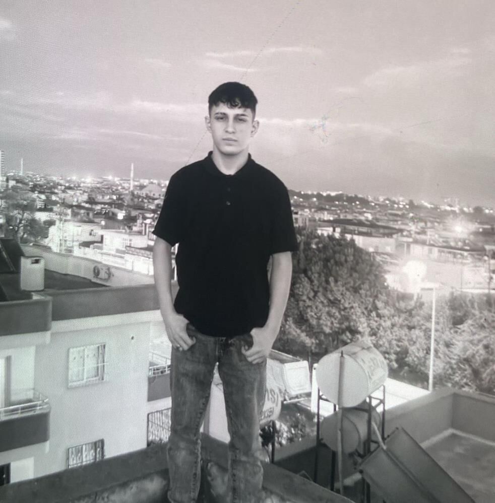 Akintiya Karsi Tutunmaya Calisti 17 Yasindaki Gencin Son Goruntuleri Ortaya Cikti (2)