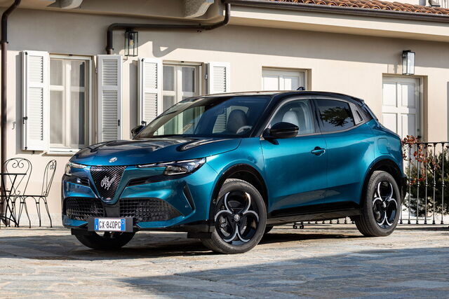 Alfa Romeo Junior Ibrida Fiyat Listesi