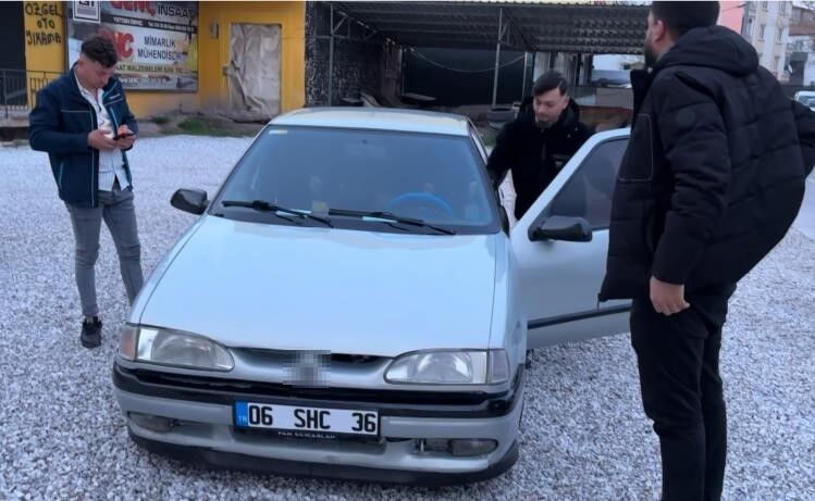 Alkollu Surucu Kaza Yapti Plakasini Soktu Kacmaya Calisti Kameralar Gercegi Ortaya Cik (2)