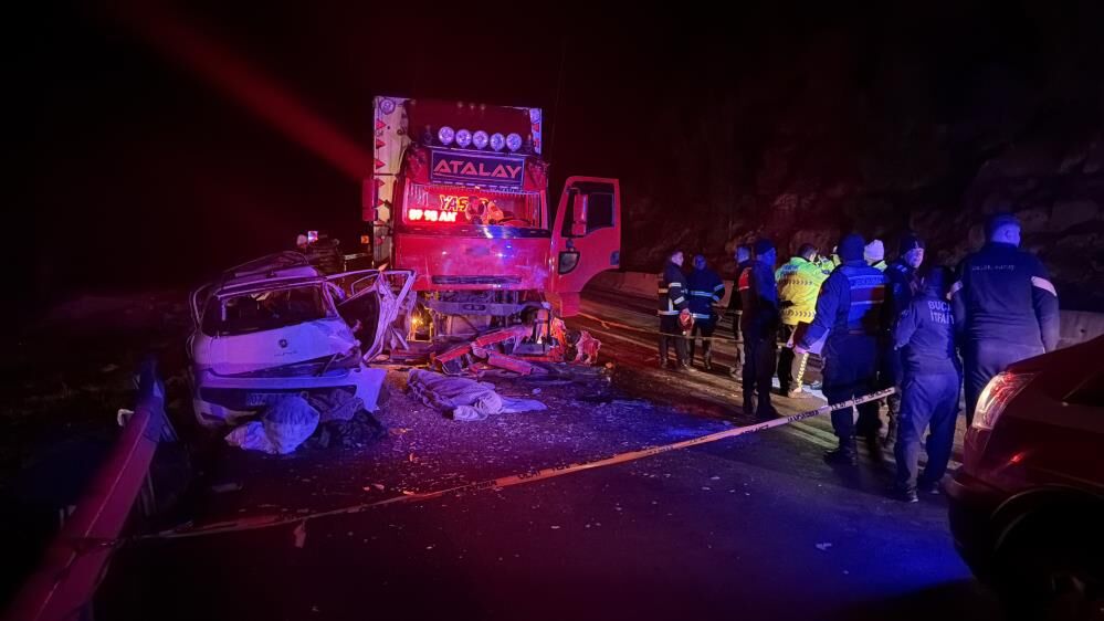 Anne Kendini Cocuklarina Siper Etti Feci Kazada Hayatini Kaybetti (3)