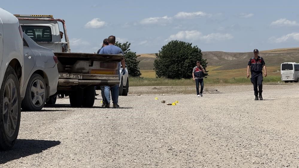 Baba Ve Oglunu Hem Vurdu Hem Yakti Basinda 15 Dakika Beklemis (3)