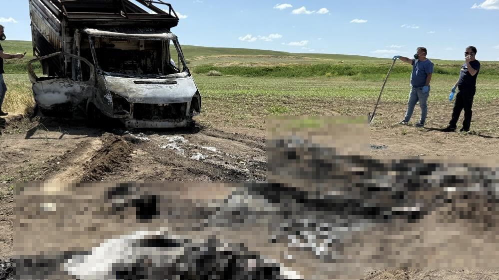 Baba Ve Oglunu Hem Vurdu Hem Yakti Basinda 15 Dakika Beklemis (5)