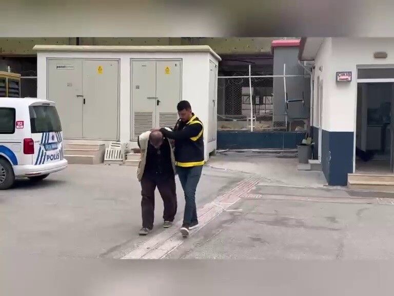 Balkonda Camasir Gibi Silah Asti Gorenler Gozlerine Inanamadi (5)