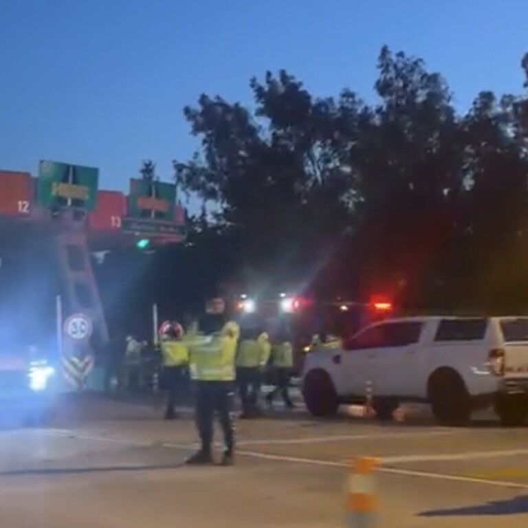 Bariyerlere Carpan Otomobil Alev Almisti Genc Doktorun Olum Ani Kamerada (3)