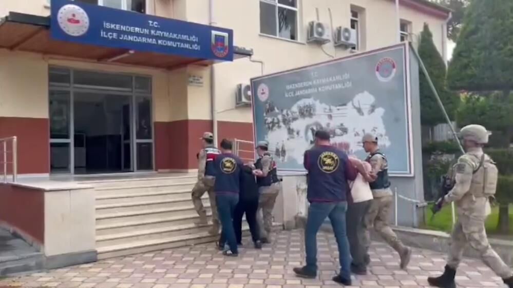 Bilezikler Icin Anneyi Ve Oglunu Olduren Katil Morga Gidip Olayi Gerceklestirenleri Go (3)