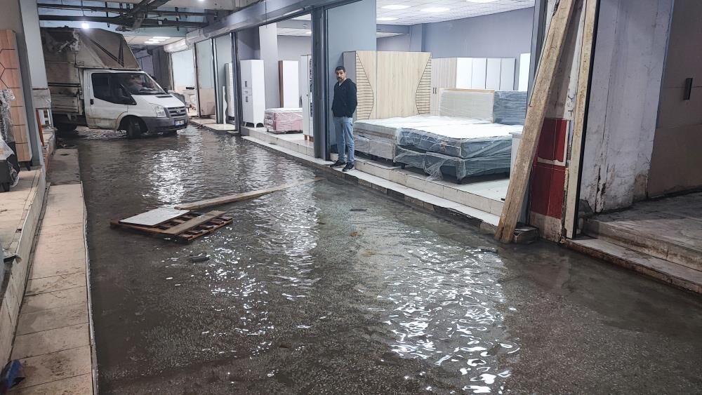 Bu Is Hani 27 Yildir Cile Cekiyor Esnaf Kalici Cozum Istiyor (3)