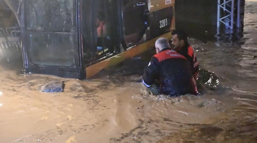 Bulbul Deresi Tasti Facia Geldi Sel Felaketi 2 Can Aldi (7)