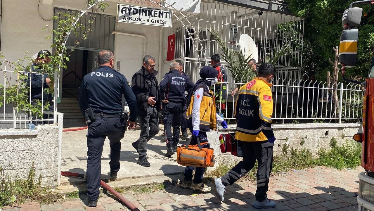 Buyuk Bir Gurultuyle Sarsildilar 5 Katli Binanin Giris Kati Savas Alanina Dondu (5)