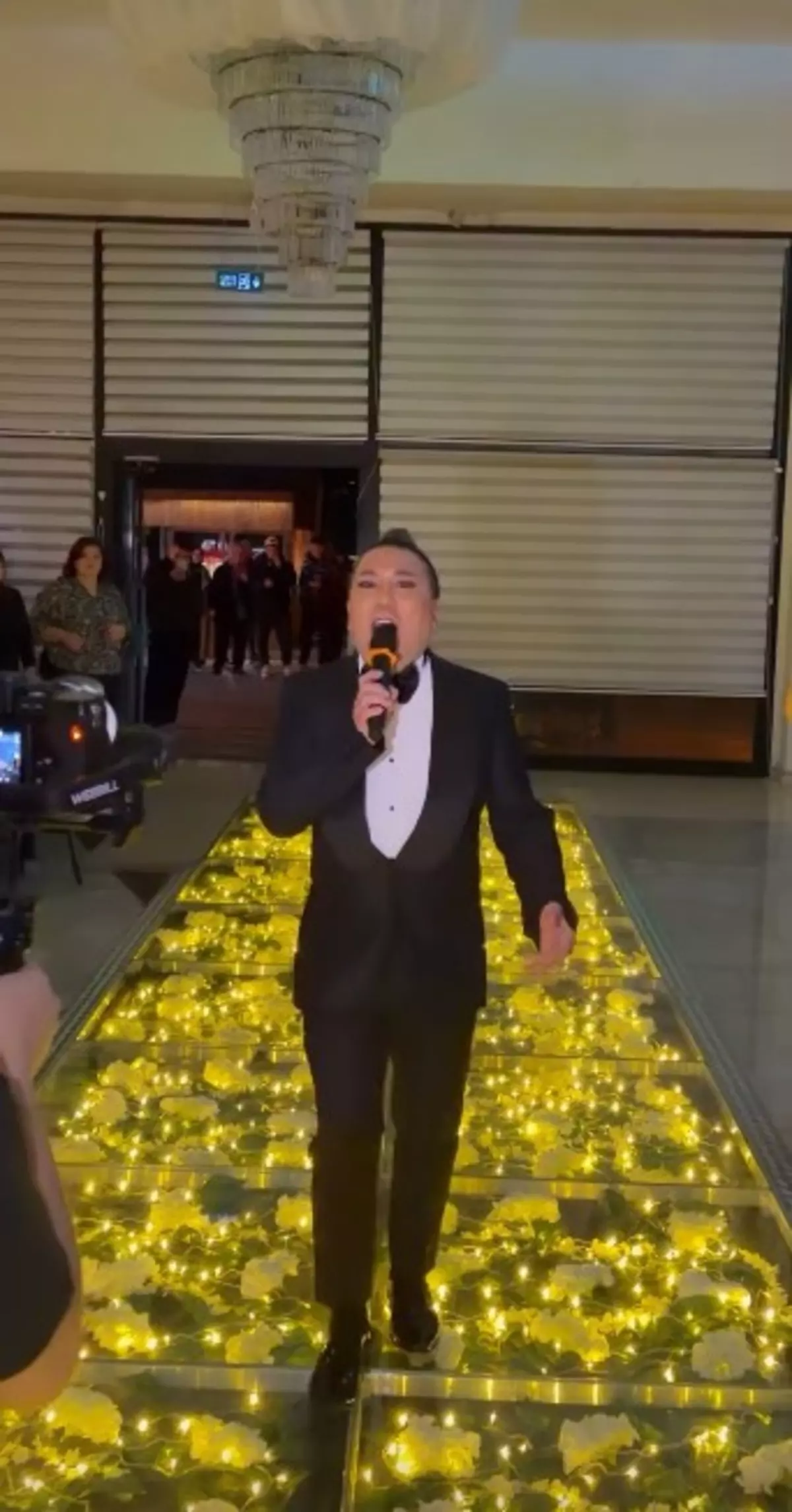 Cezaevi Sonrasi Ilk Sahne Murat Ovucun Buyuk Degisimi Olay Oldu (2)