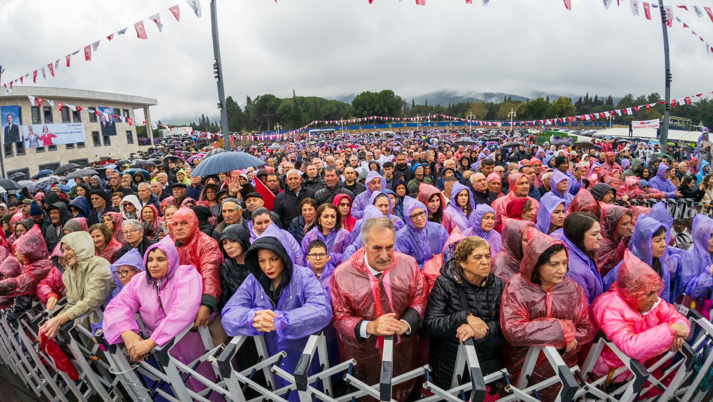 Chp Genel Baskani Ozgur Ozelden Manisada Onemli Aciklamalar Kendi Sehrimden Ifade Ediy (7)