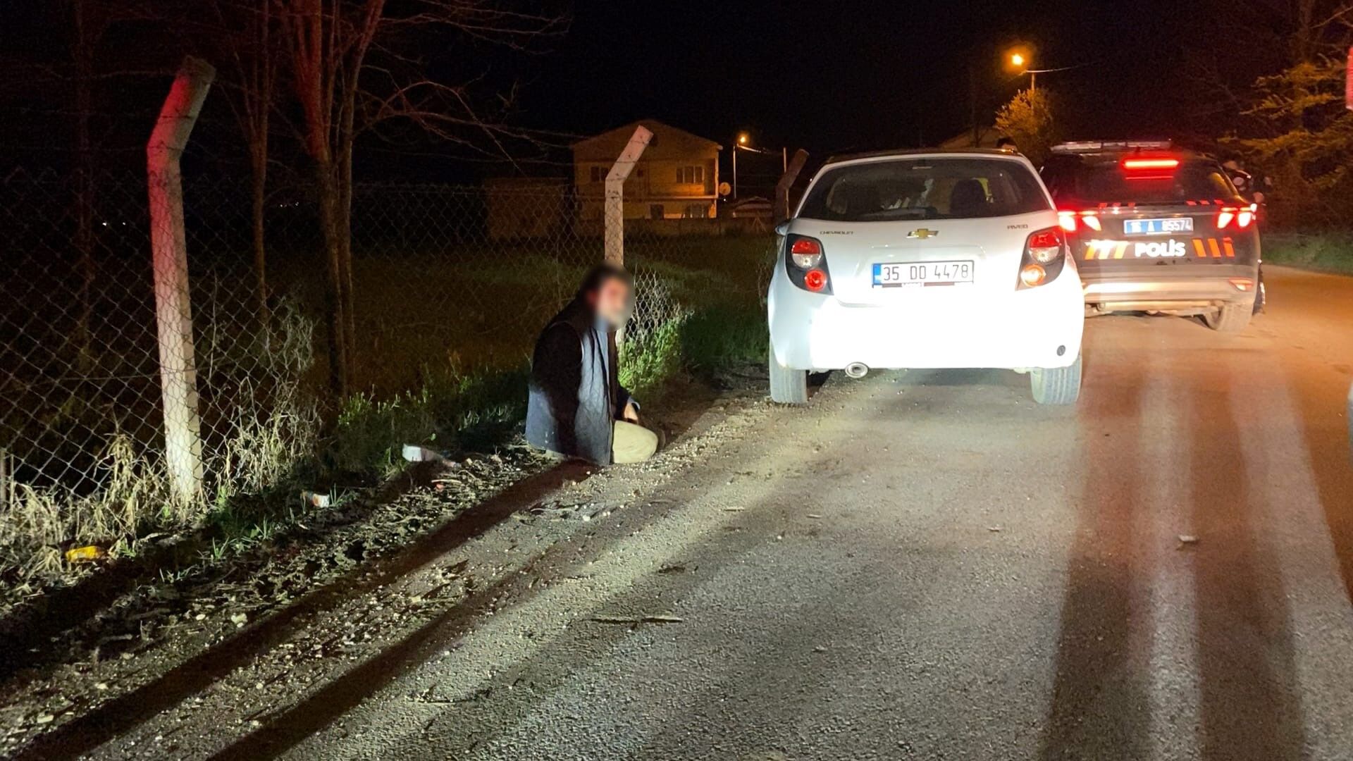 Dur Ihtarina Uymadi 10 Kilometre Kacti Cezasi Dudak Ucuklatti (4)