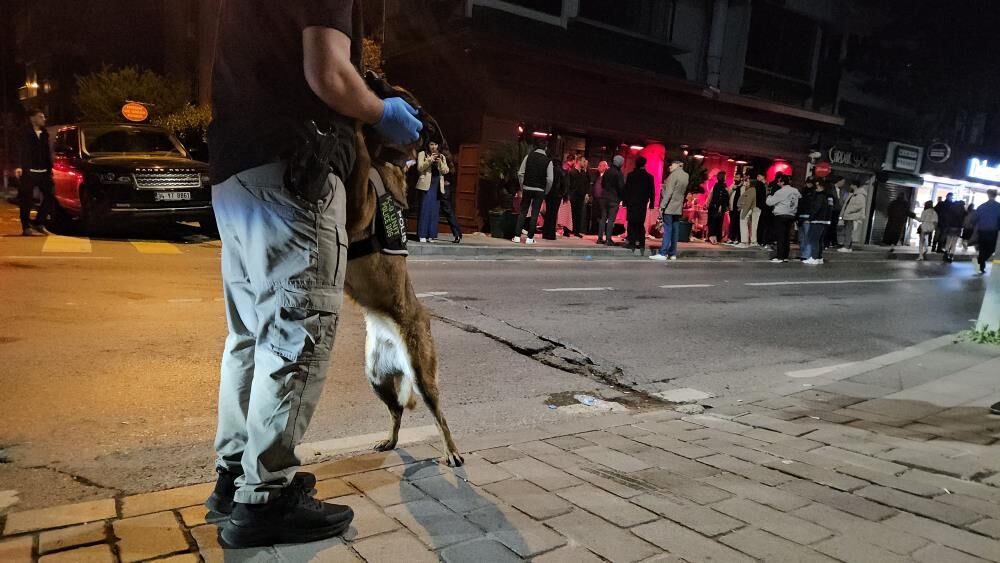 Eglence Mekanlarina Uyusturucu Ve Fuhus Baskini Unlu Isimler Gozaltinda (2)