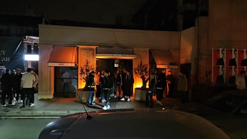 Eglence Mekanlarina Uyusturucu Ve Fuhus Baskini Unlu Isimler Gozaltinda (4)