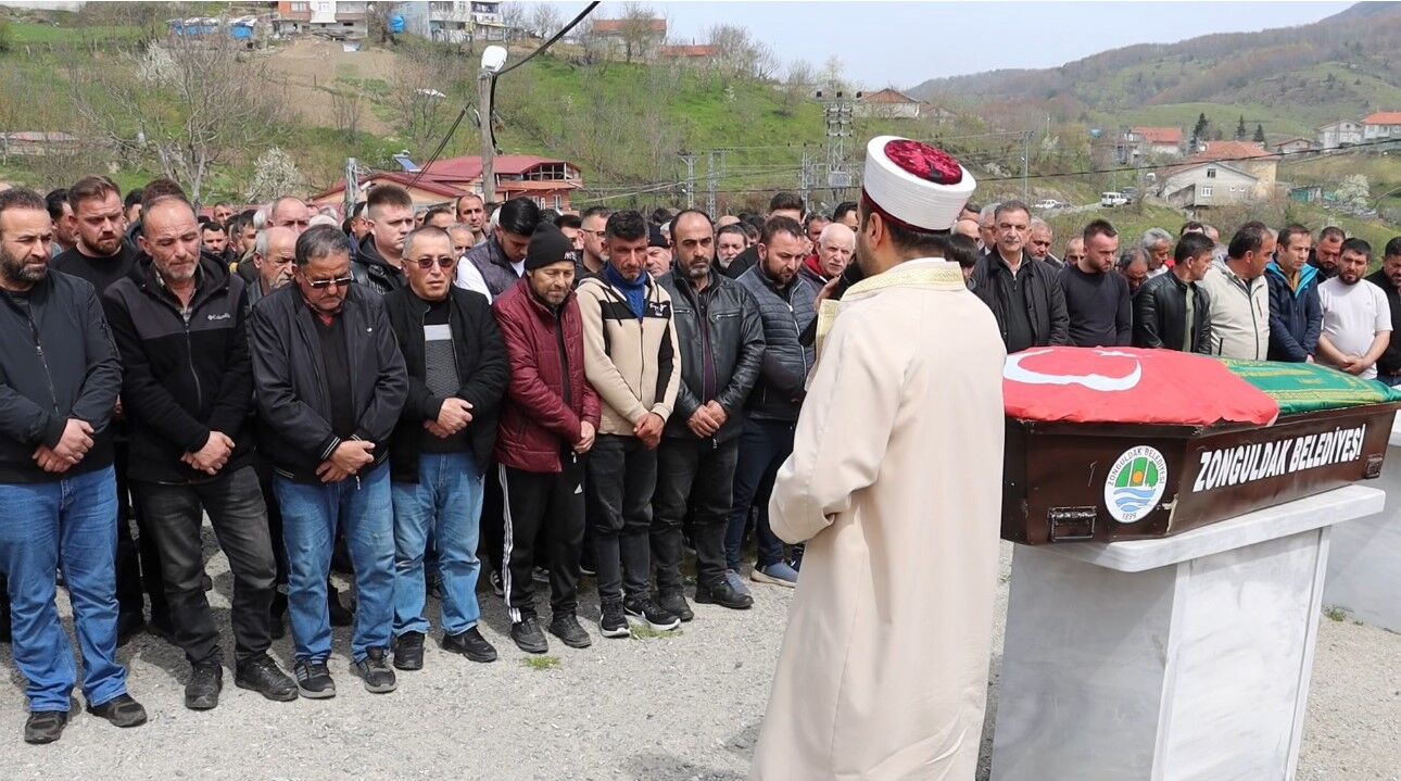 Emekliligine Sadece Bir Ay Kalmisti Agabeyiyle Ayni Sonu Paylasti (4)