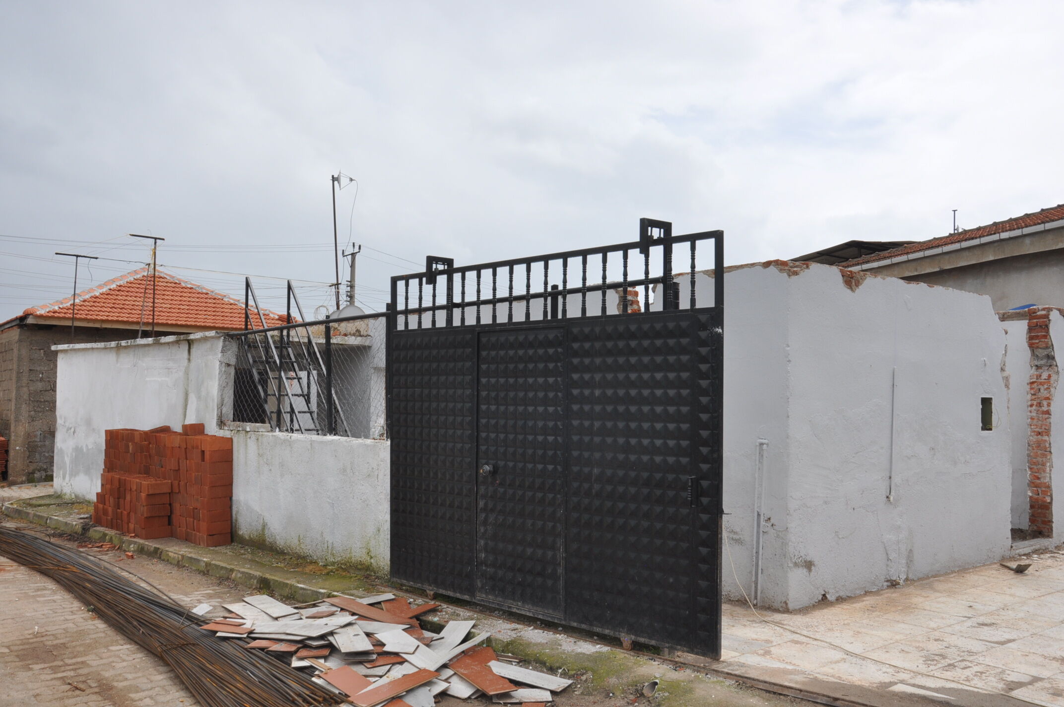 Evi Yanan Adam Salihli (5)