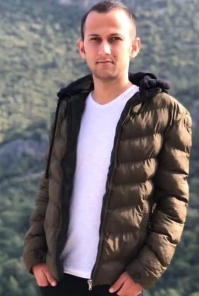 Gece Yarisi Aci Kaza Kapali Yola Girdi Hayatini Kaybetti (3)