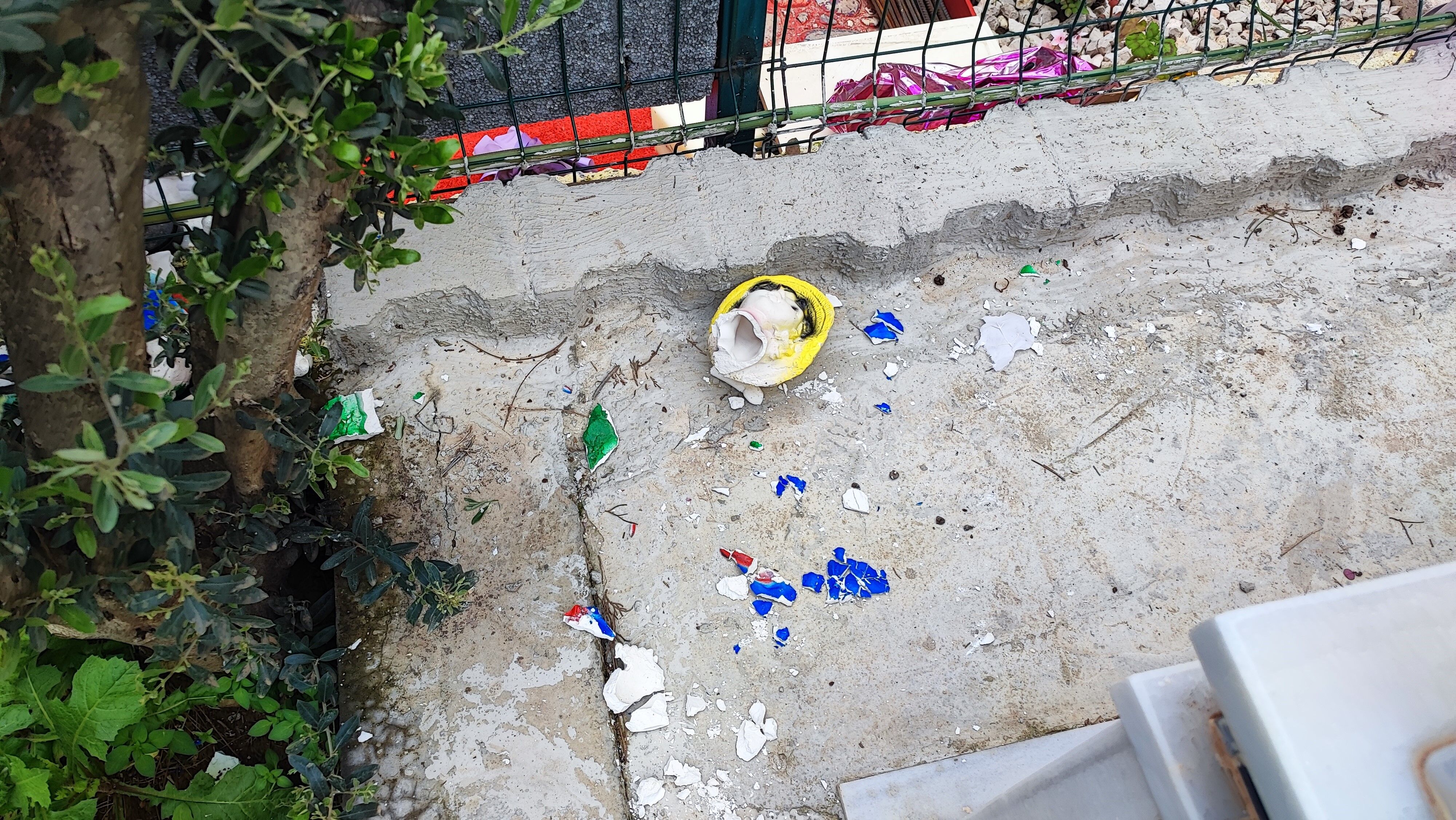 Genc Polis Memurunun Mezari Talan Edildi Anne Gozyaslariyla Isyan Etti (3)