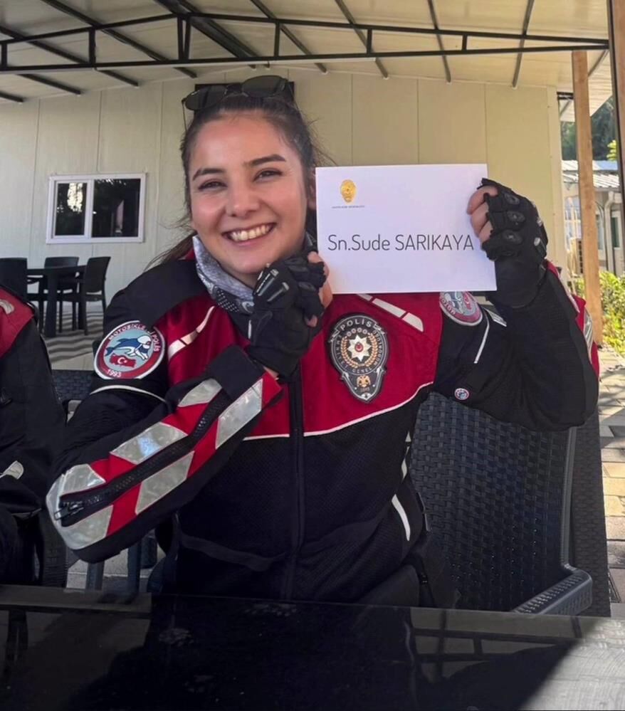 Genc Polis Memurunun Mezari Talan Edildi Anne Gozyaslariyla Isyan Etti (6)