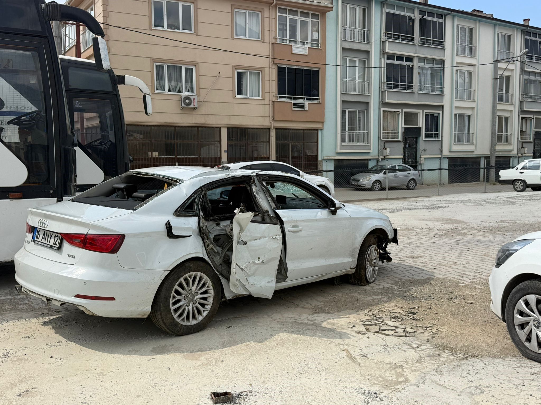 Gencecik Yasinda Hayata Veda Etti 1 Olu 3 Yarali (2)