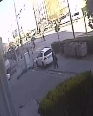 Geri Geri Gelen Otomobil Yayayi Ezdi O Anlar Kamerada (2)