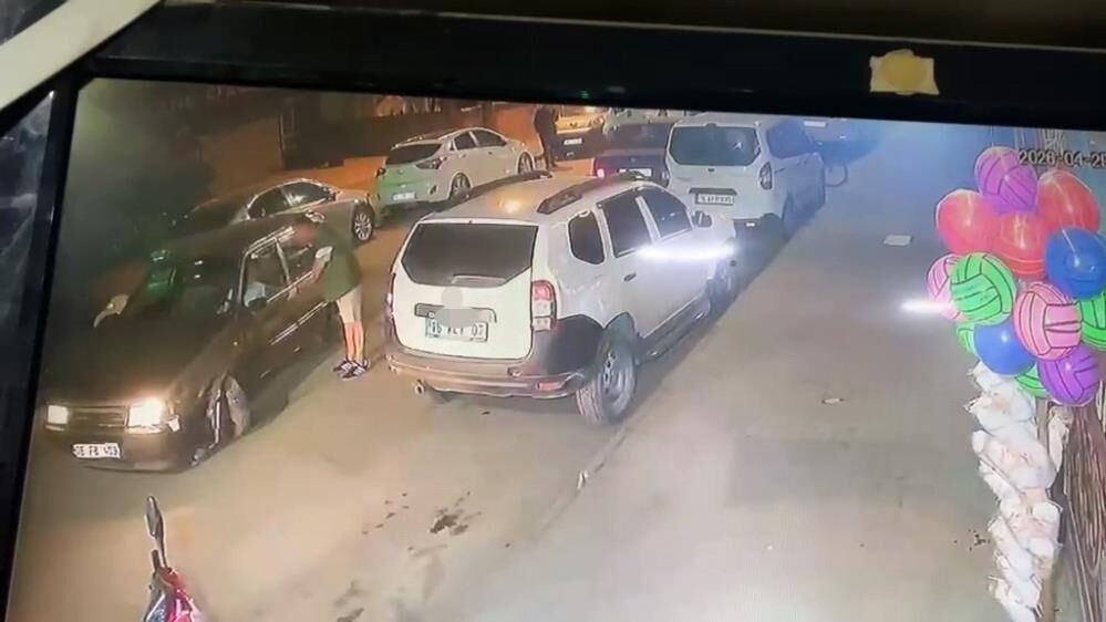 Guvenlik Kamerasi Kaydetti Direksiyon Basinda Kalp Krizi Gecirdi (1)-1