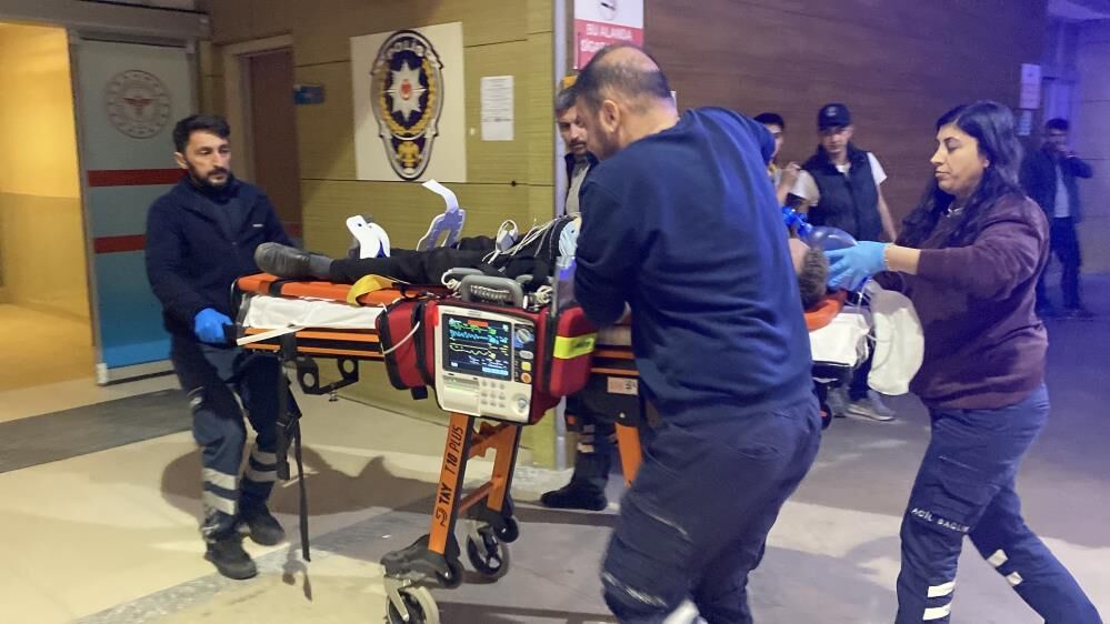 Guvenlik Kamerasi Kaydetti Direksiyon Basinda Kalp Krizi Gecirdi (3)