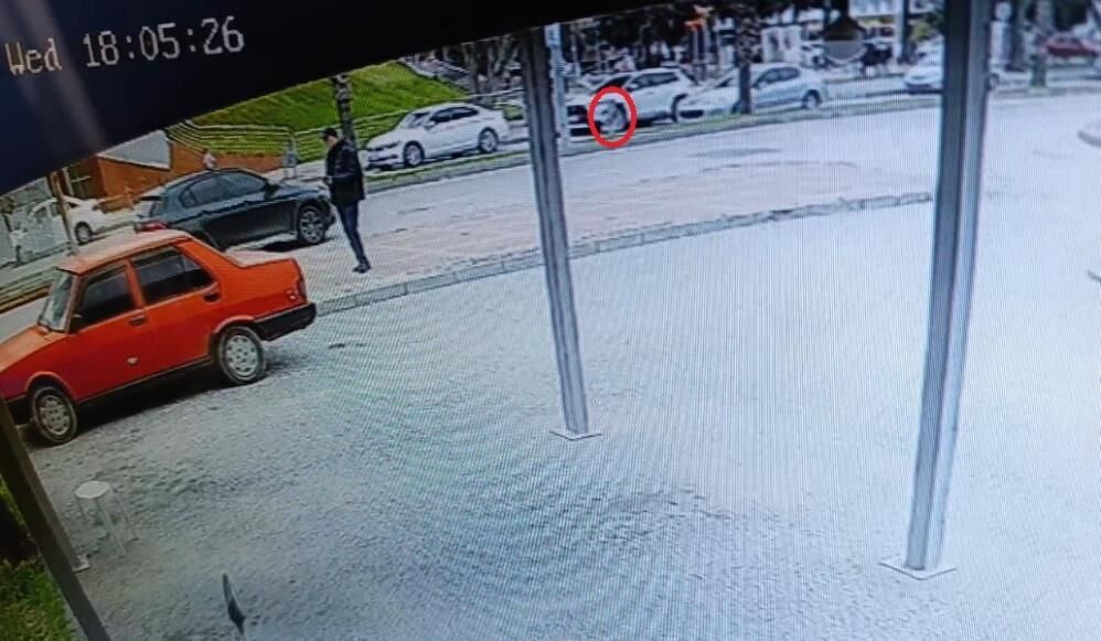 Igne Yapmayin Diye Agladi Minik Cocugun Kaza Ani Kamerada (3)