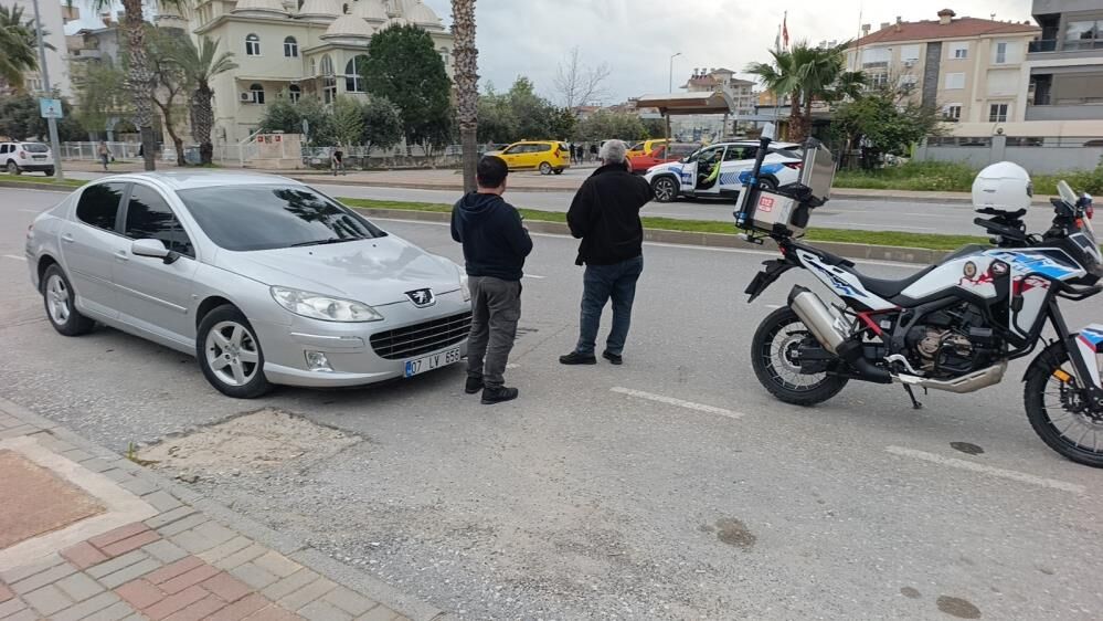 Igne Yapmayin Diye Agladi Minik Cocugun Kaza Ani Kamerada (4)