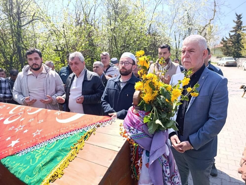 Kahreden Kaza 26 Yasindaki Anne Ve 9 Aylik Bebegi Hayatini Kaybetti (2)