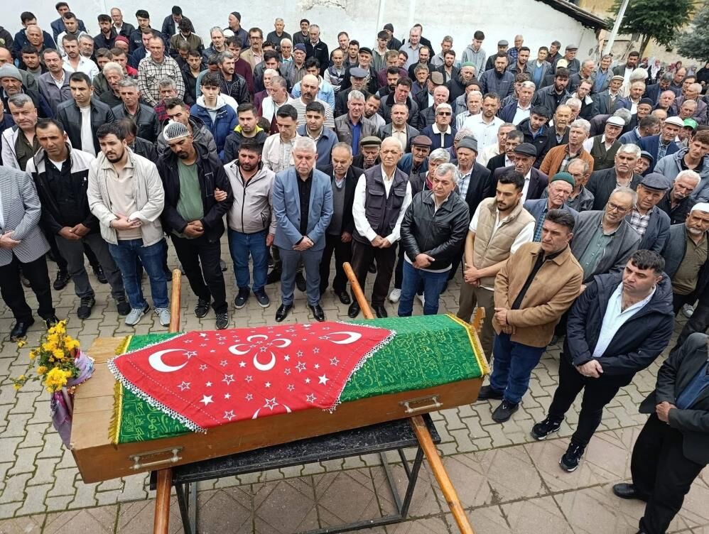 Kahreden Kaza 26 Yasindaki Anne Ve 9 Aylik Bebegi Hayatini Kaybetti (3)