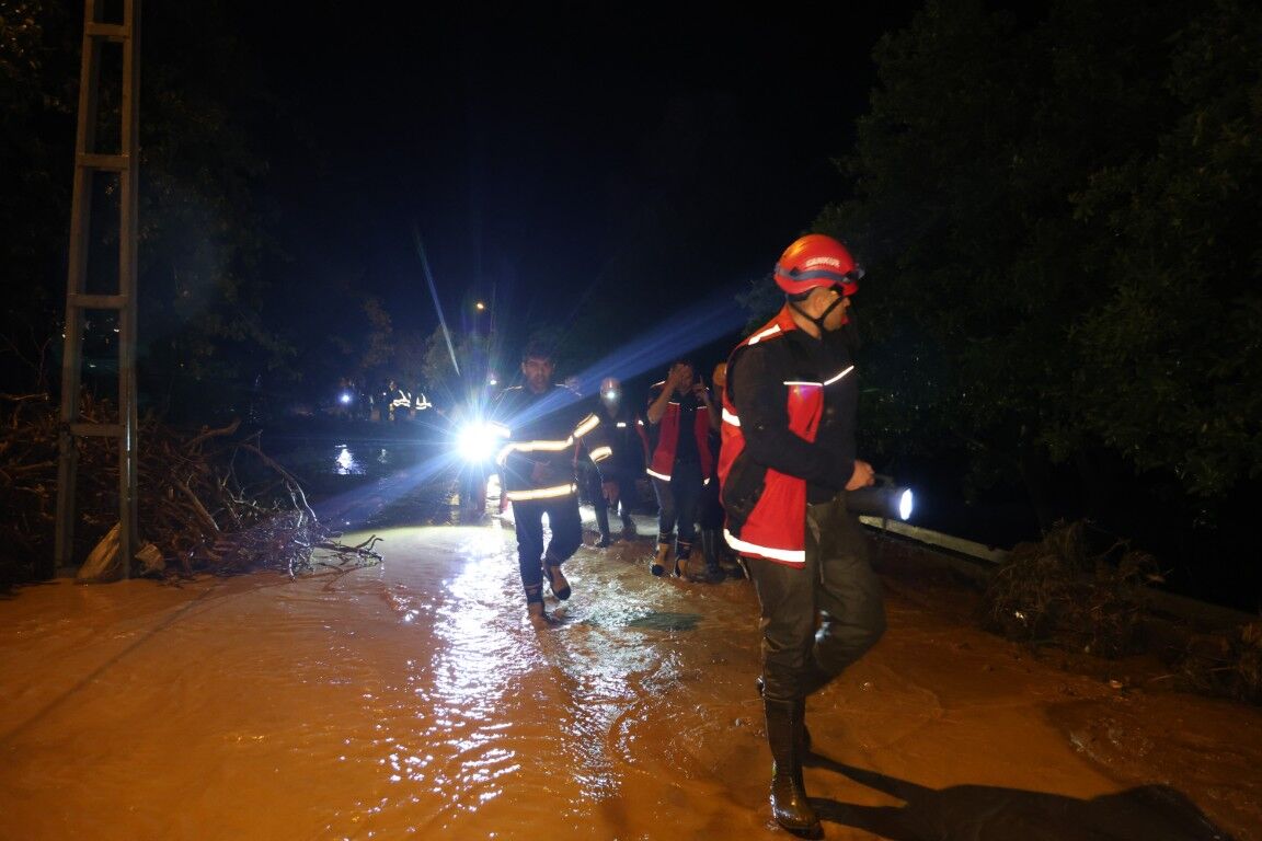Kalp Masaji Yaptim Ama Kurtaramadik Kozandaki Selde Yurek Yakan Anlar (2) (Orta)