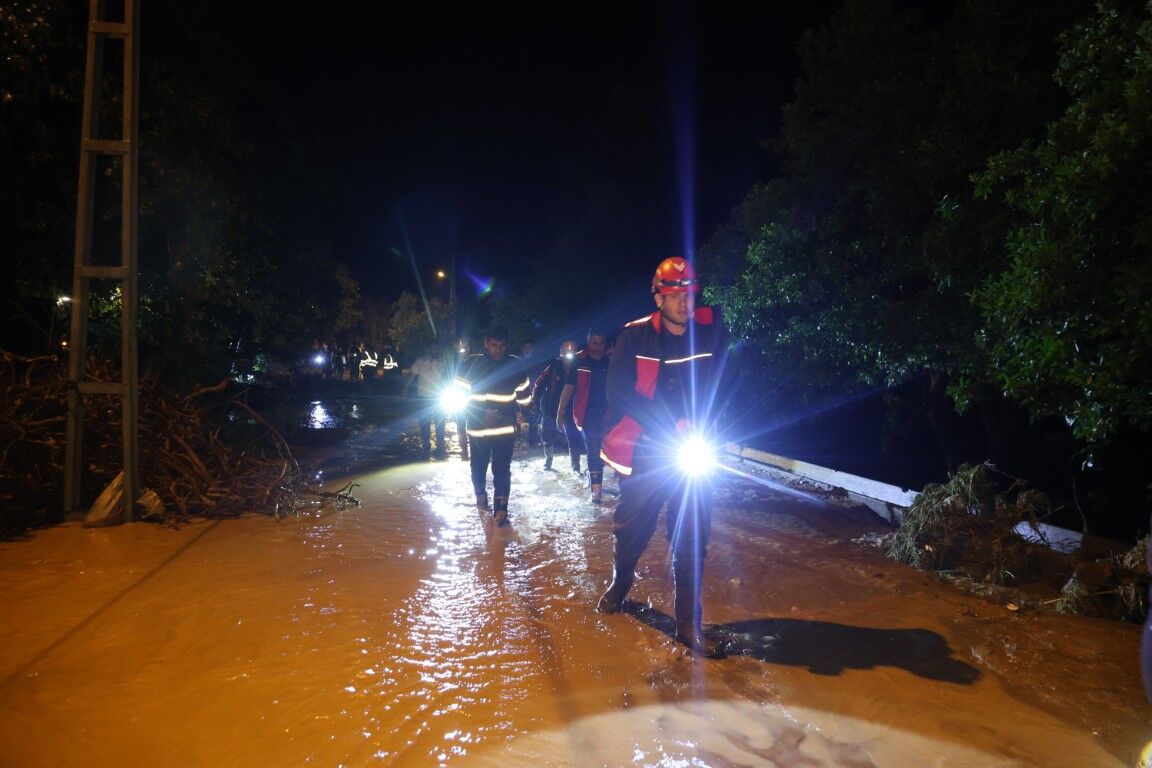 Kalp Masaji Yaptim Ama Kurtaramadik Kozandaki Selde Yurek Yakan Anlar (3) (Orta)
