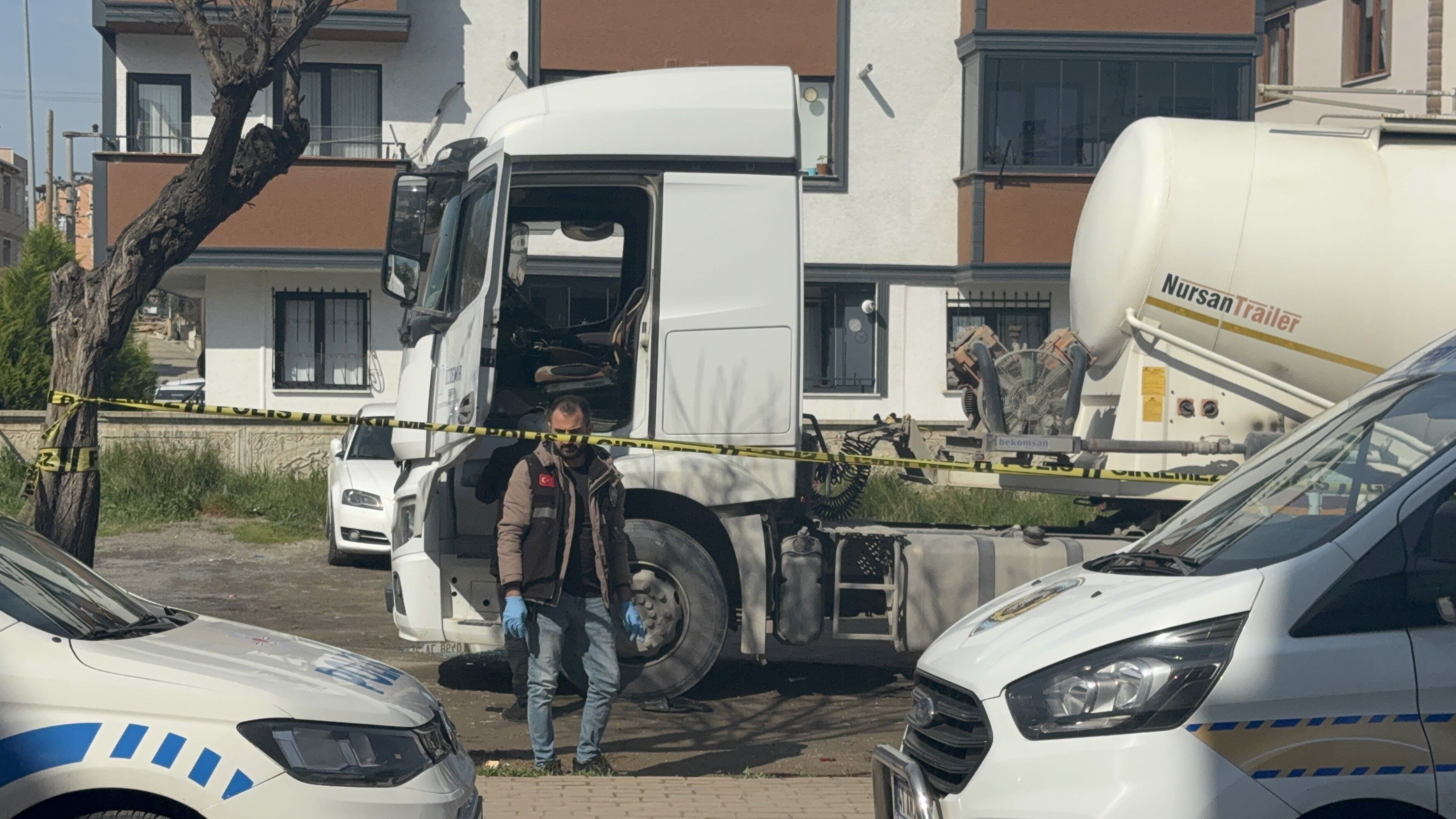 Kardesine Pusu Kuran Agabey Dehseti Ise Gitmek Isterken Hayatindan Oldu (4)