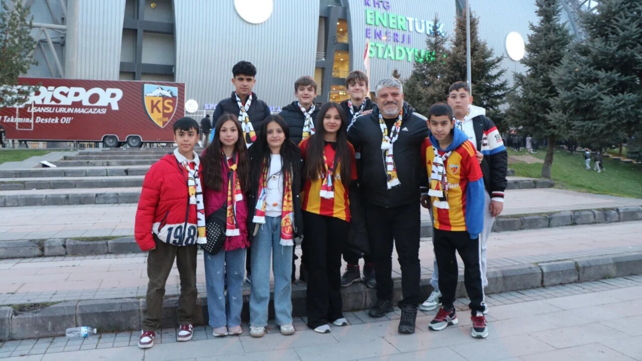 Kayserispor Maci Icin 800 Kilometre Yol Yaptilar 0Xpw