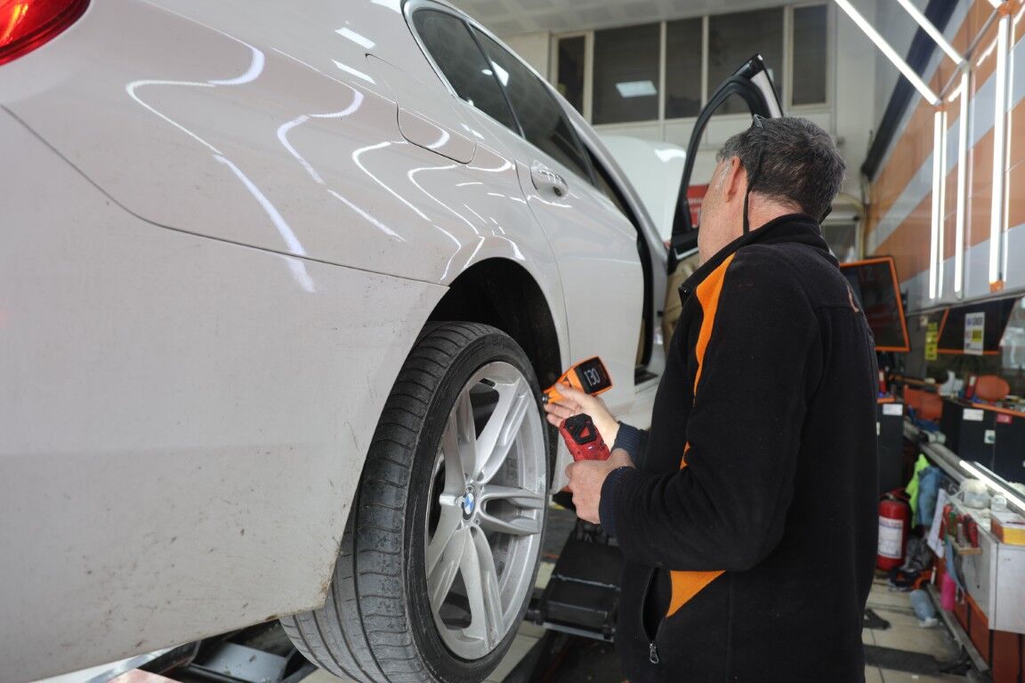 Kaza Yaptiniz Ne Yapmali Kazadan Sonra Telefonla Gelenlere Sakin Guvenmeyin (2) (Orta)