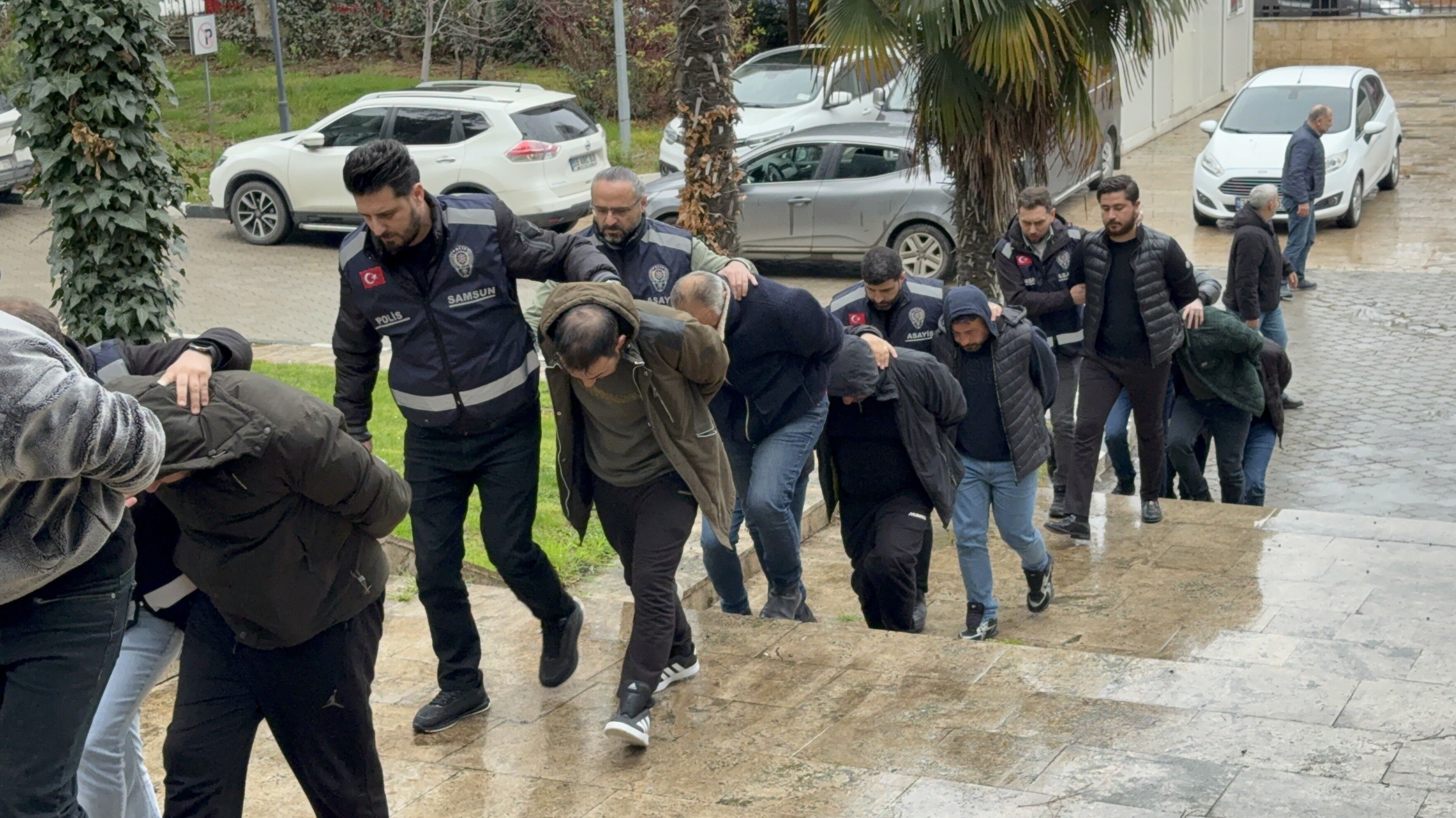 Kazali Araclari Yeni Gibi Piyasaya Suren Cete Cokertildi (3)