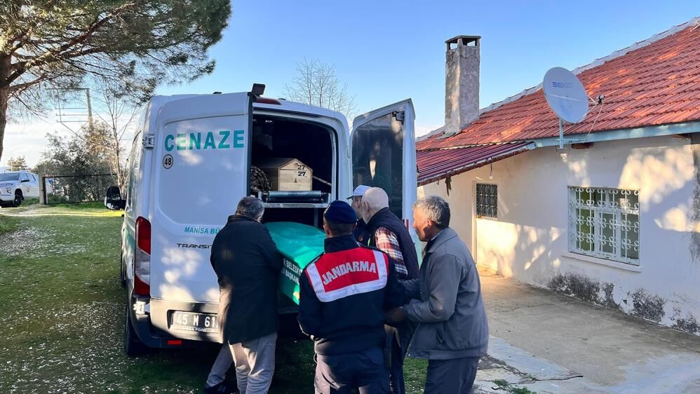 Kilerde Yakinlari Tarafindan Bulundu 82 Yasindaki Adamdan Aci Haber (3)