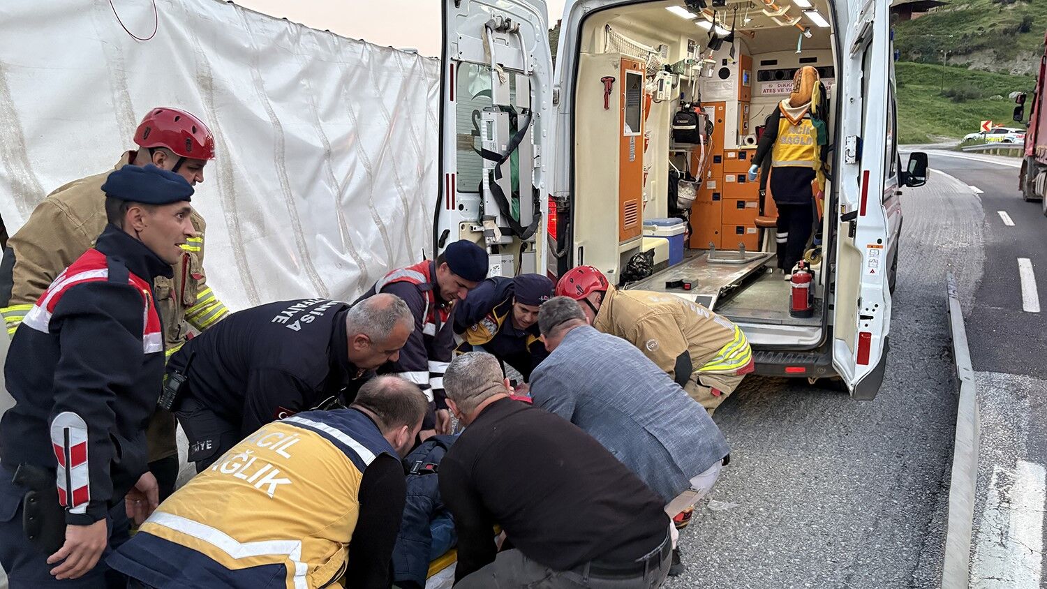 Kulada Feci Kaza Kontrolden Cikan Tir Devrildi Trafik Felc Oldu (4)