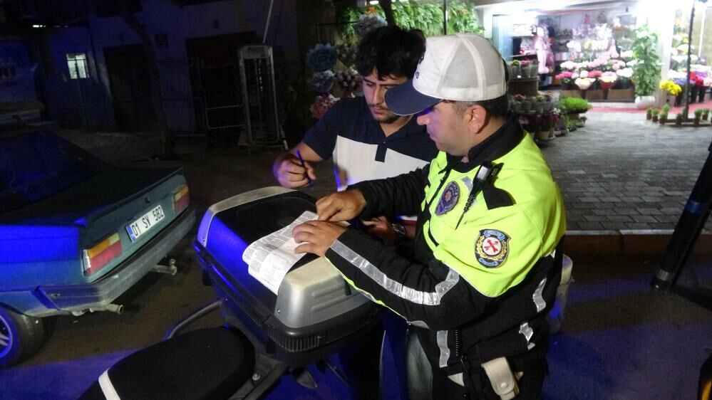 Kural Tanimaz Motosiklet Suruculerine 1 Saatte Yarim Milyona Yakin Ceza (4)