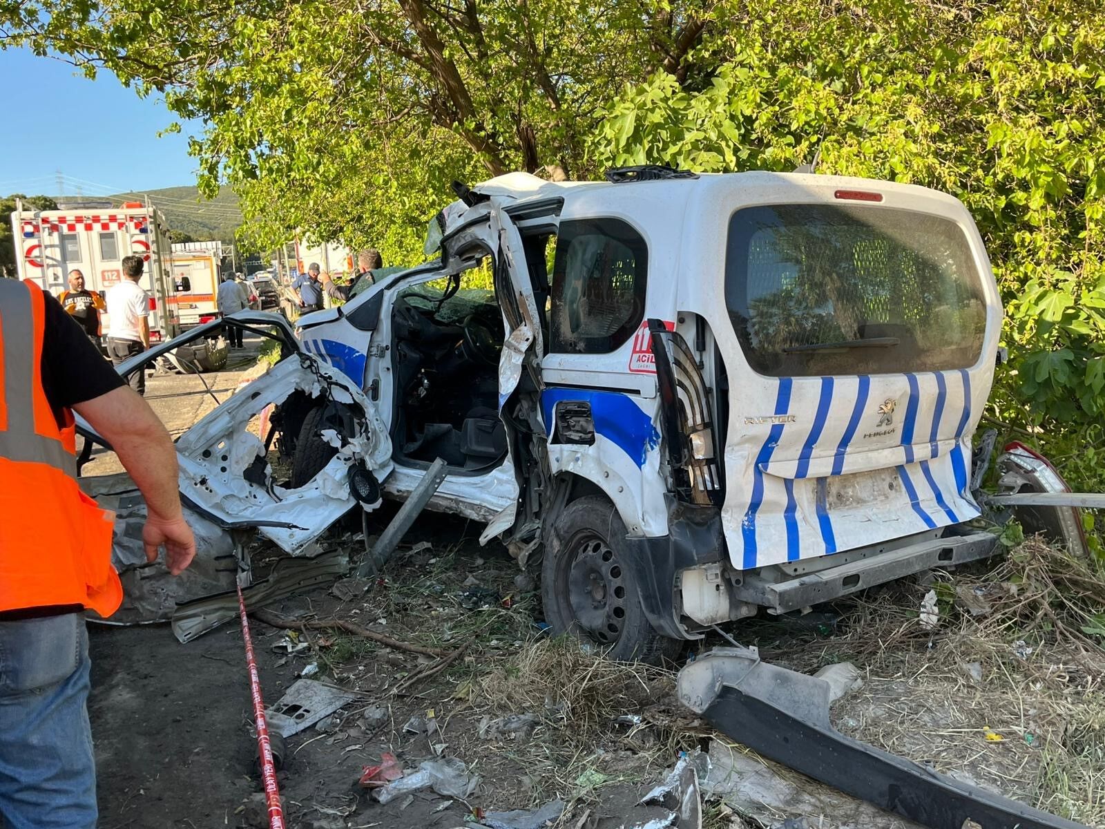 Manisa Izmir Yolu Kana Bulandi Freni Bosalan Tir 10 Araci Bicti 1I Polis 3 Olu 5 Yaral (5)-1