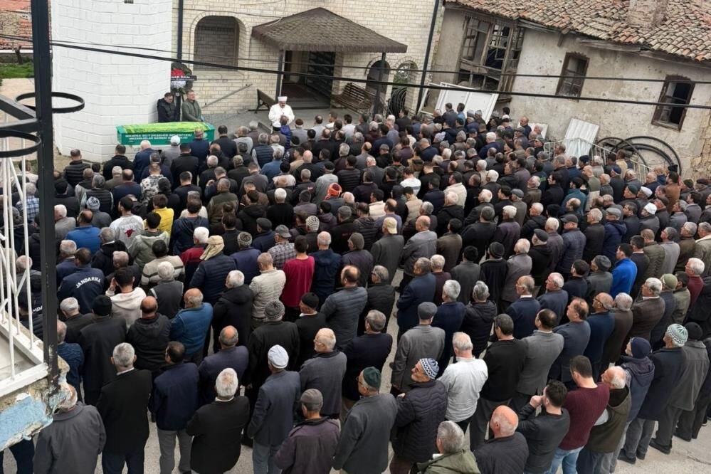 Manisada Eski Baskan Hasan Gulcan Son Yolculuguna Ugurlandi (1)